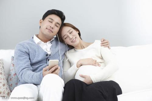 包茂高速湘西州段发生连环交通事故已致9人遇难